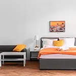 Cozy 2Br Apt With Tv & Netflix, Steps From Akh