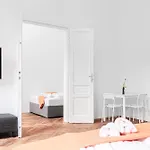 Cozy 2Br Apt With Tv & Netflix, Steps From Akh