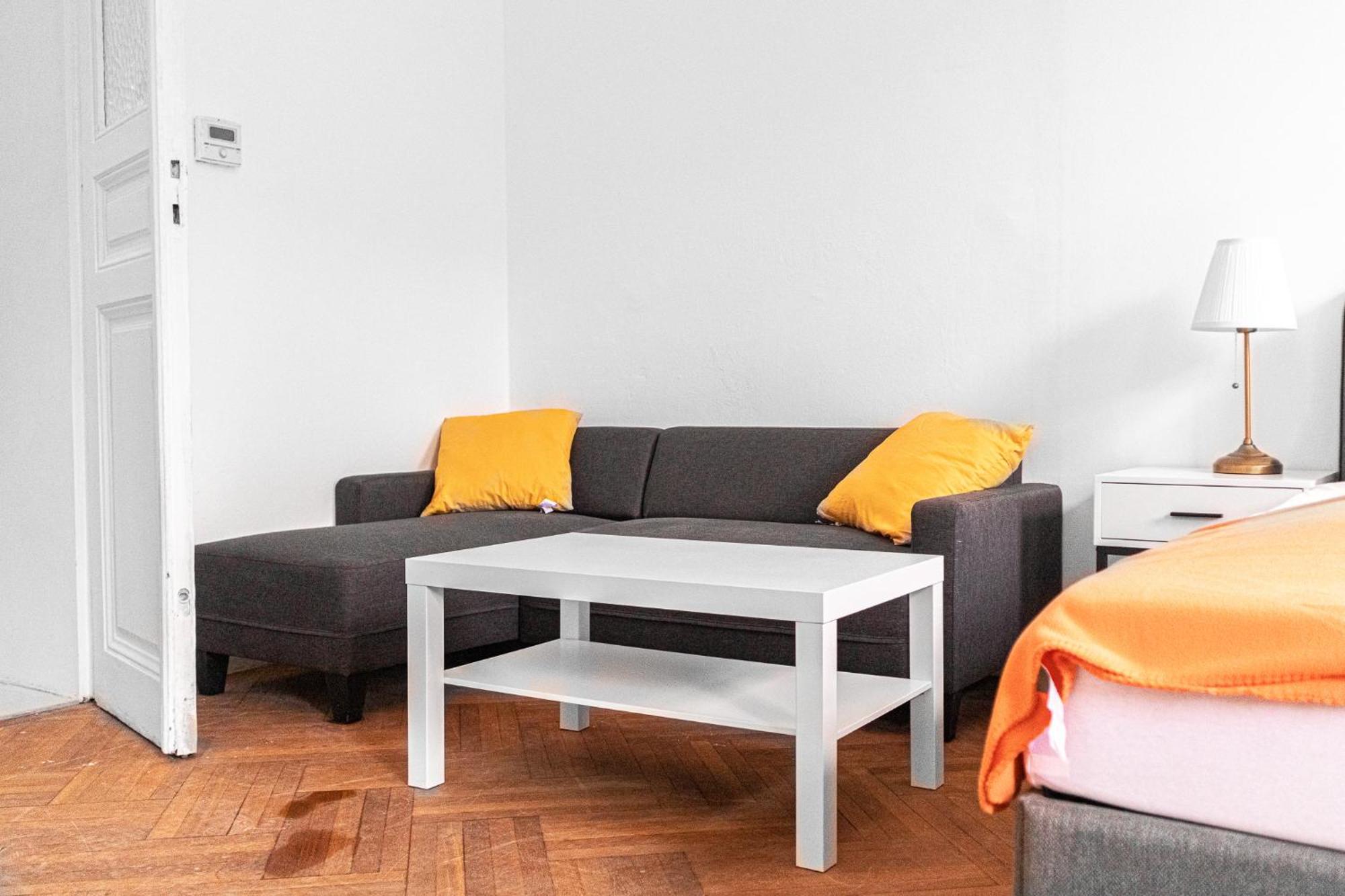 Cozy 2br With Tv & Netflix, Steps From Akh Wien