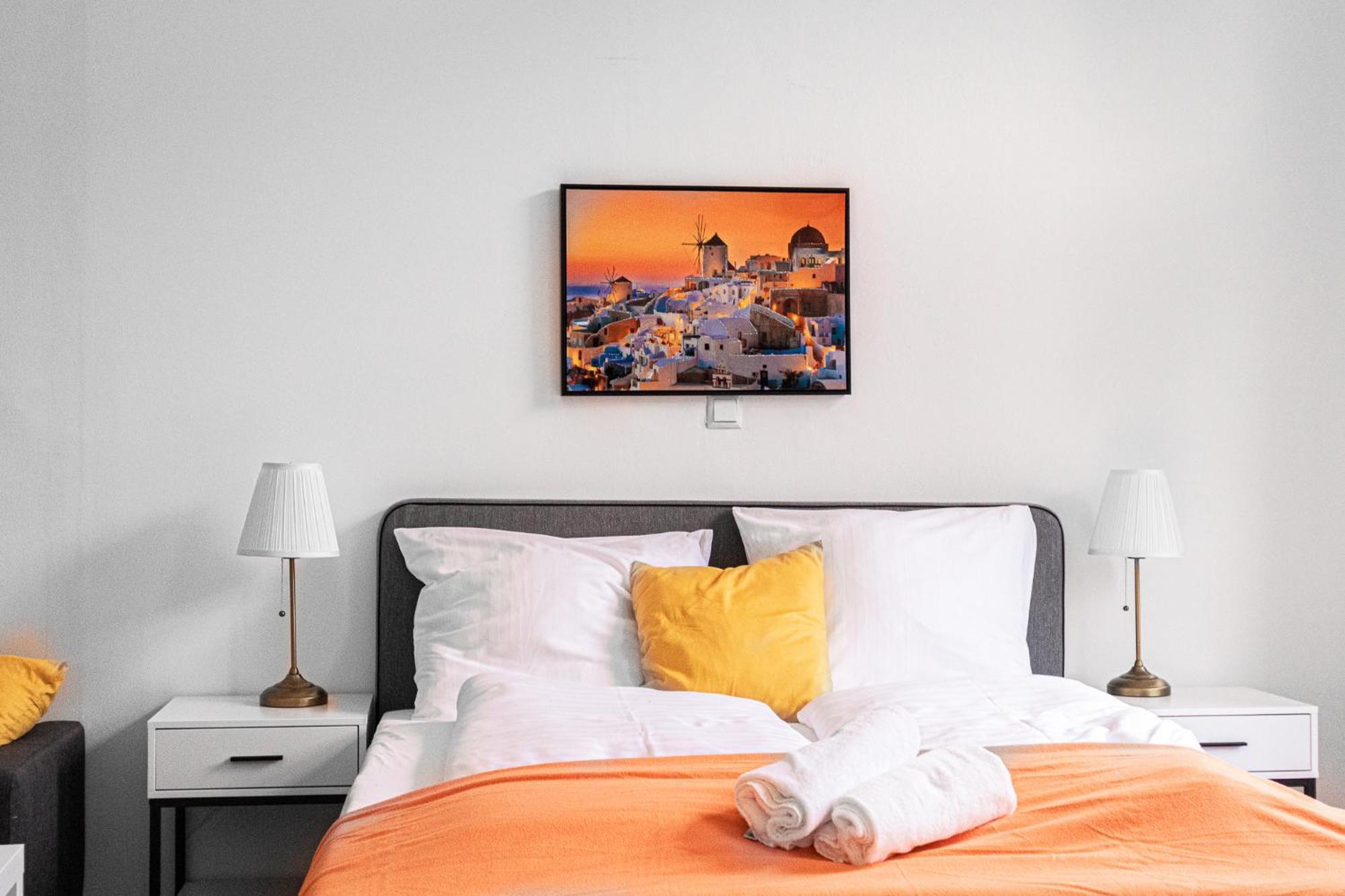 Cozy 2br With Tv & Netflix, Steps From Akh *