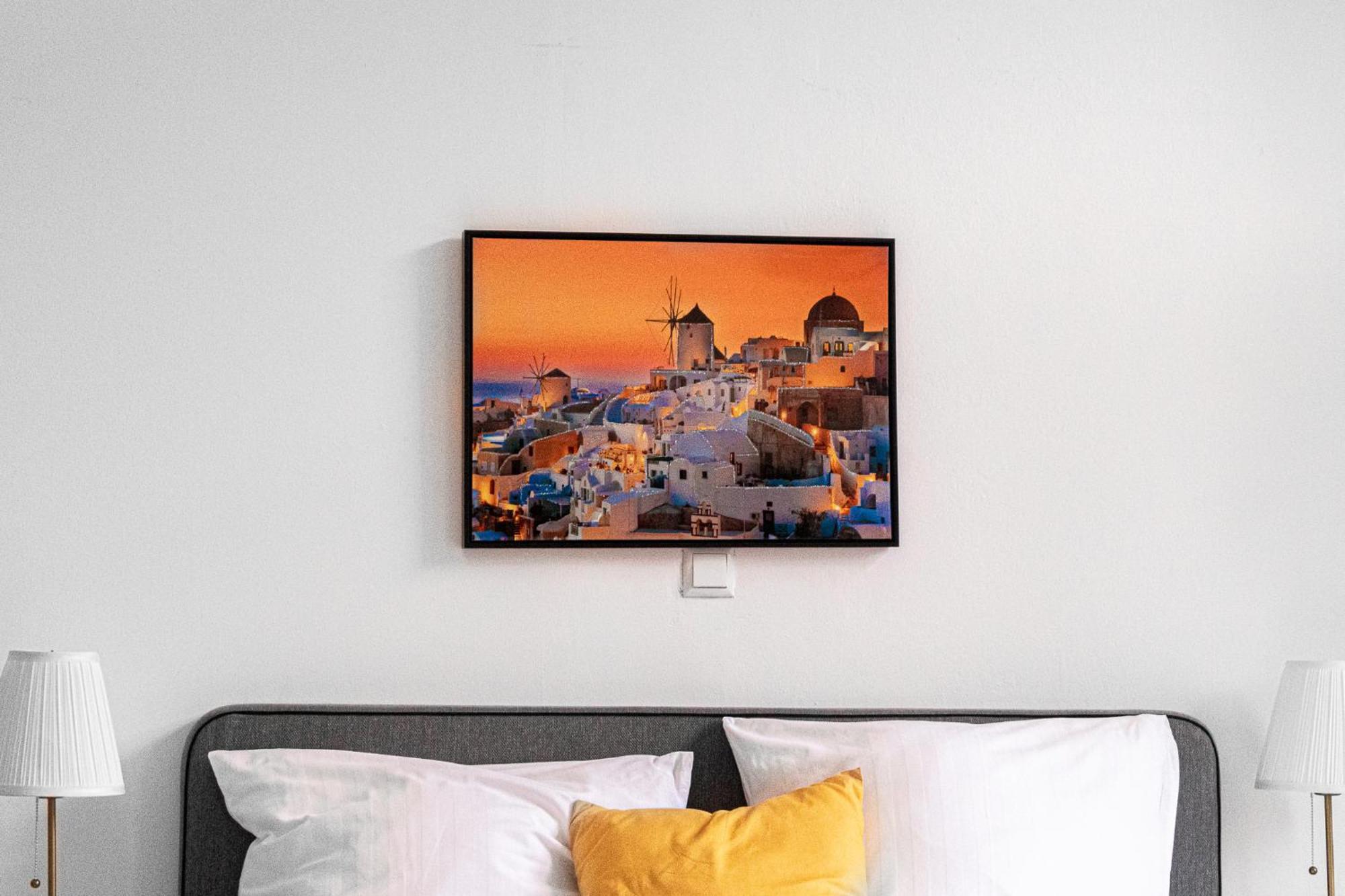 Cozy 2br With Tv & Netflix, Steps From Akh