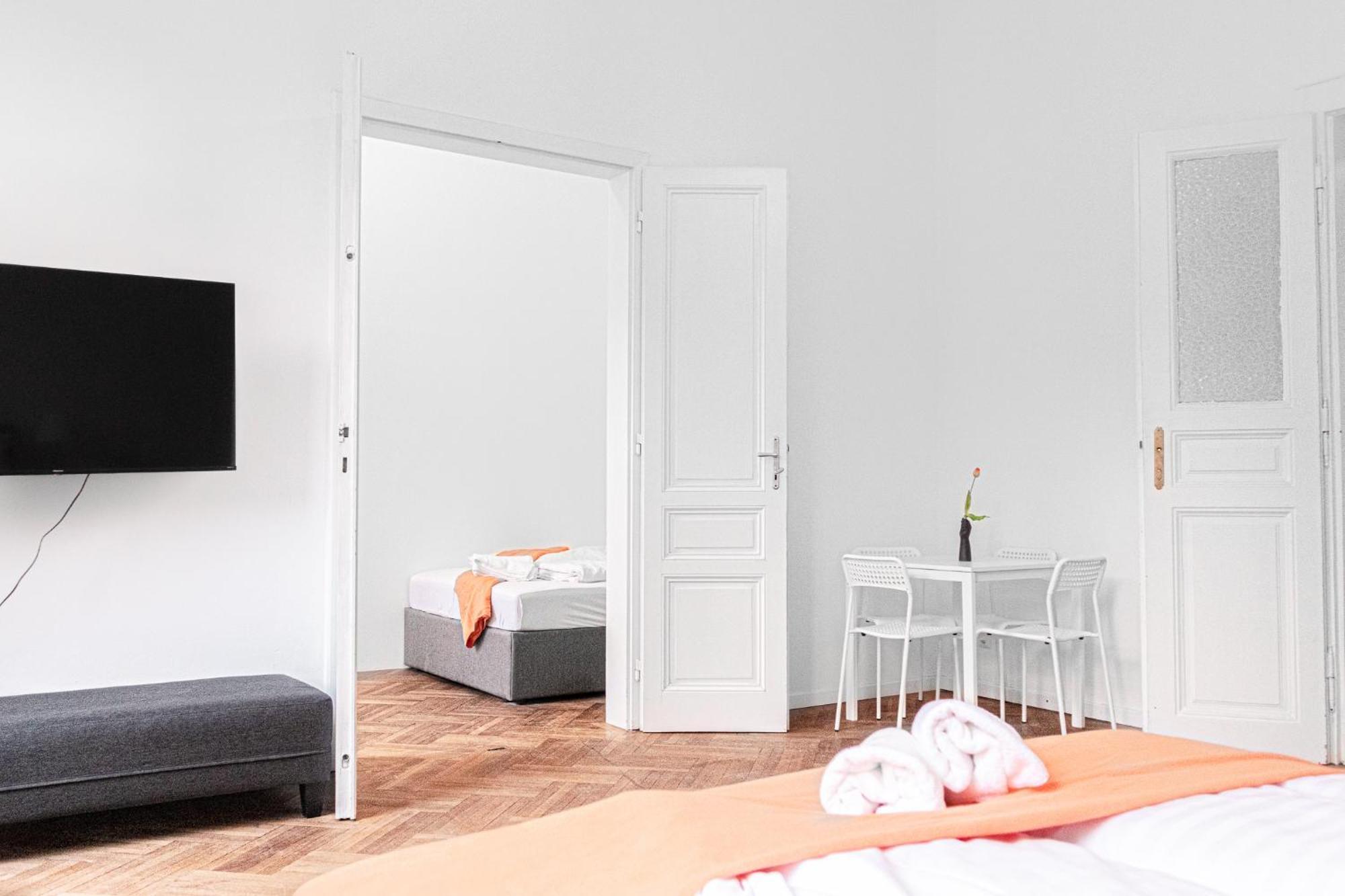 Cozy 2br With Tv & Netflix, Steps From Akh Wien