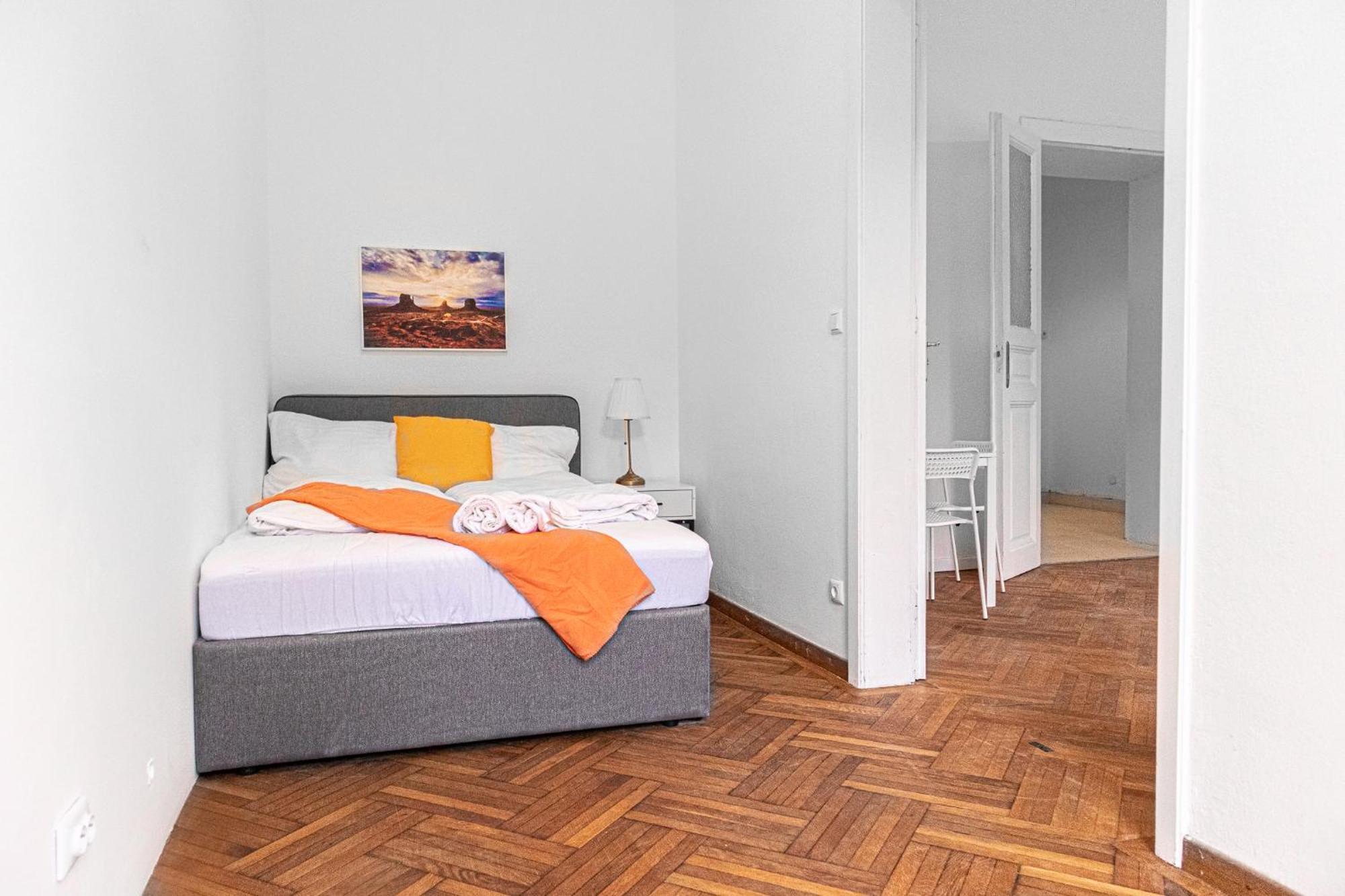 Cozy 2br With Tv & Netflix, Steps From Akh Wien