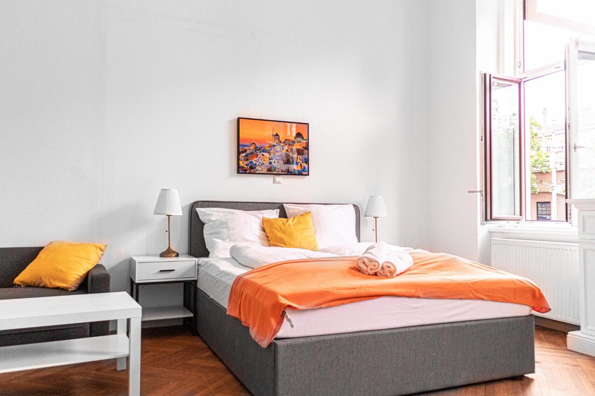 Cozy 2br With Tv & Netflix, Steps From Akh Apartment Wien