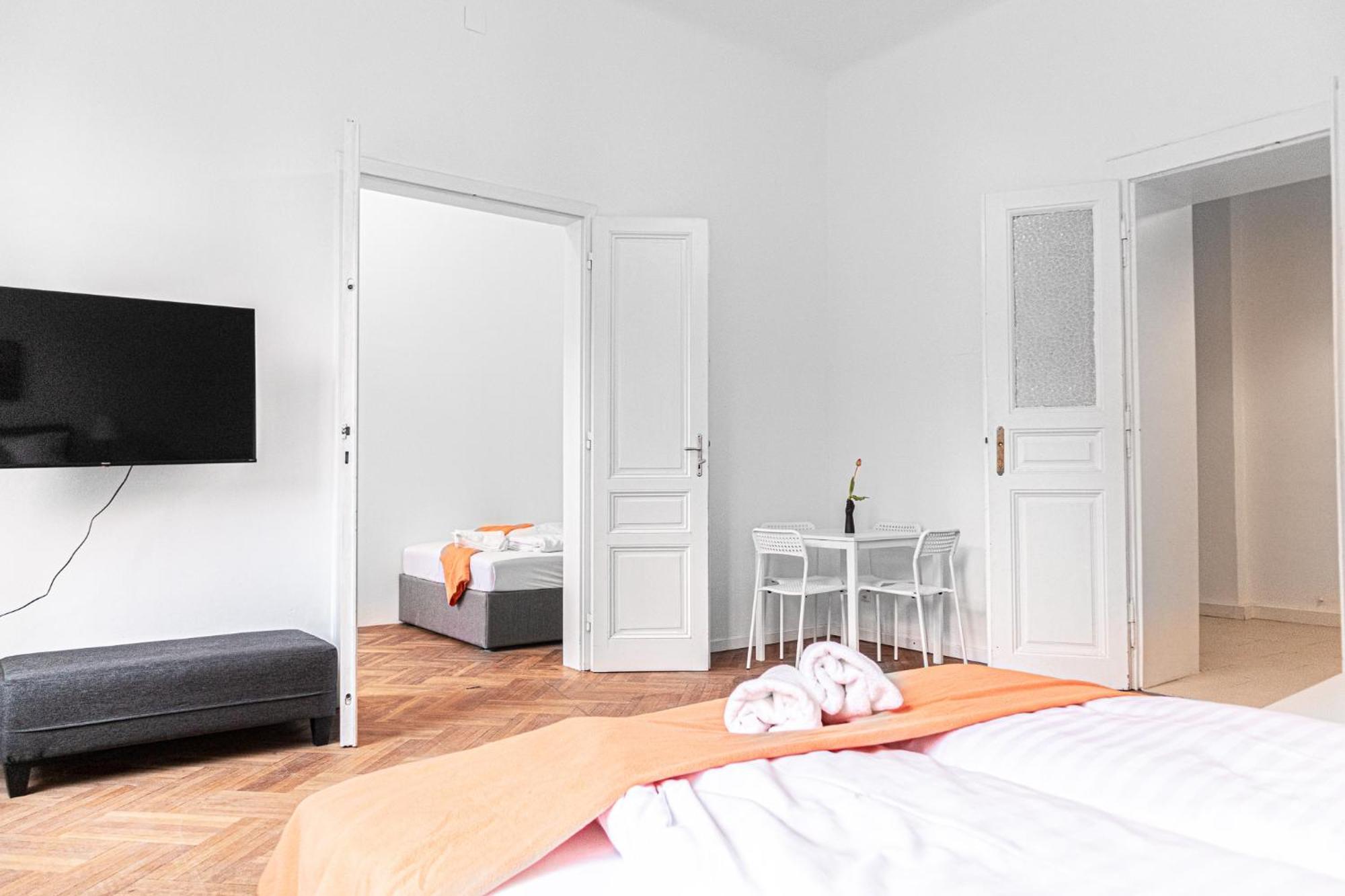 Apartment Cozy 2br With Tv & Netflix, Steps From Akh *